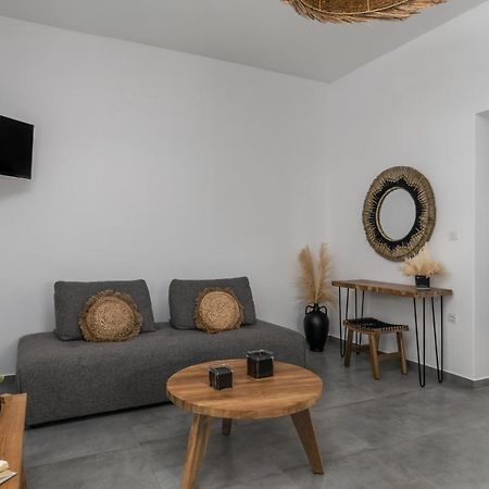 Kallia'S Suites Milos Adamantas Exterior photo