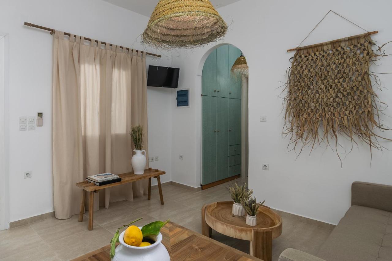 Kallia'S Suites Milos Adamantas Exterior photo